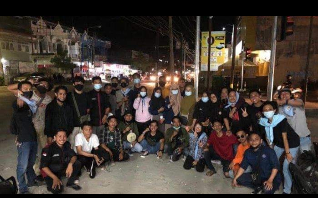 Lima paguyuban kecamatan Moutong foto bersama setelah aksi Galang dana